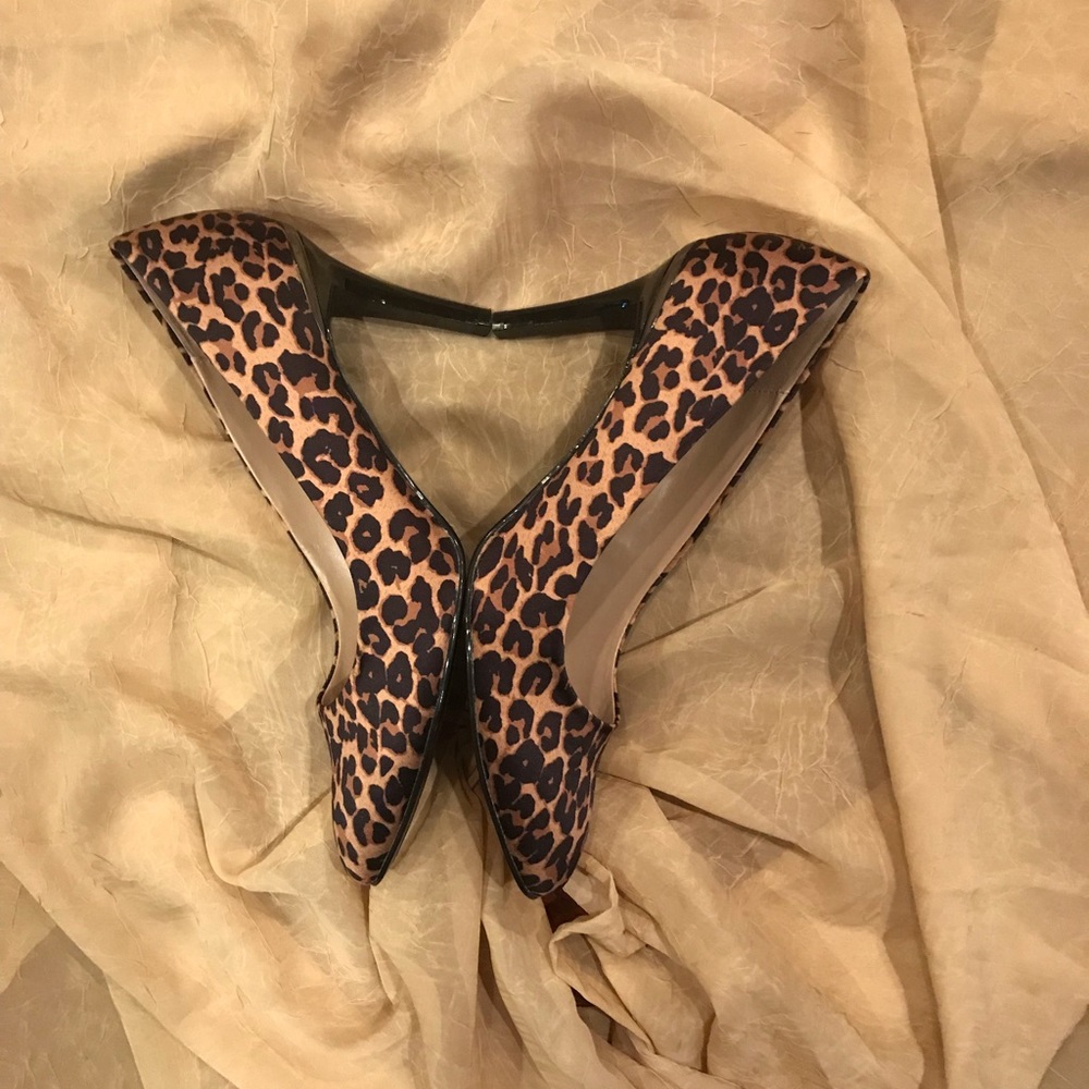 Bandolino satin finish pumps 2.75 inch heels.